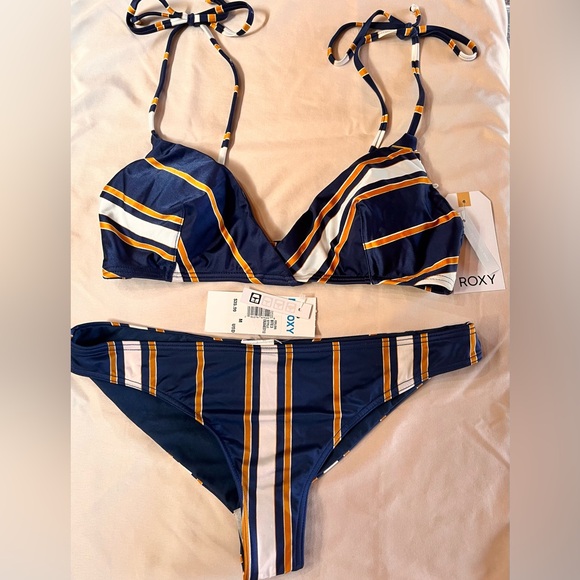 ROXY Bikini - Picture 4 of 12